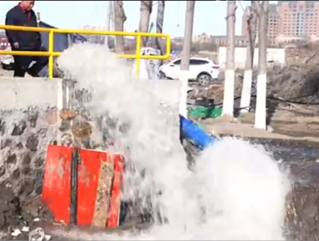 移动排涝抢险泵车现场测试中